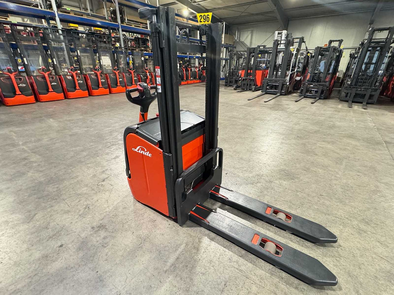 BATTERY 2020 LINDE L14 1.400KG PALLET TRUCK STACKER ANT STACKER - رافعة شوكية: صور 3 BATTERY 2020 LINDE L14 1.400KG PALLET TRUCK STACKER ANT STACKER - رافعة شوكية: صور 3