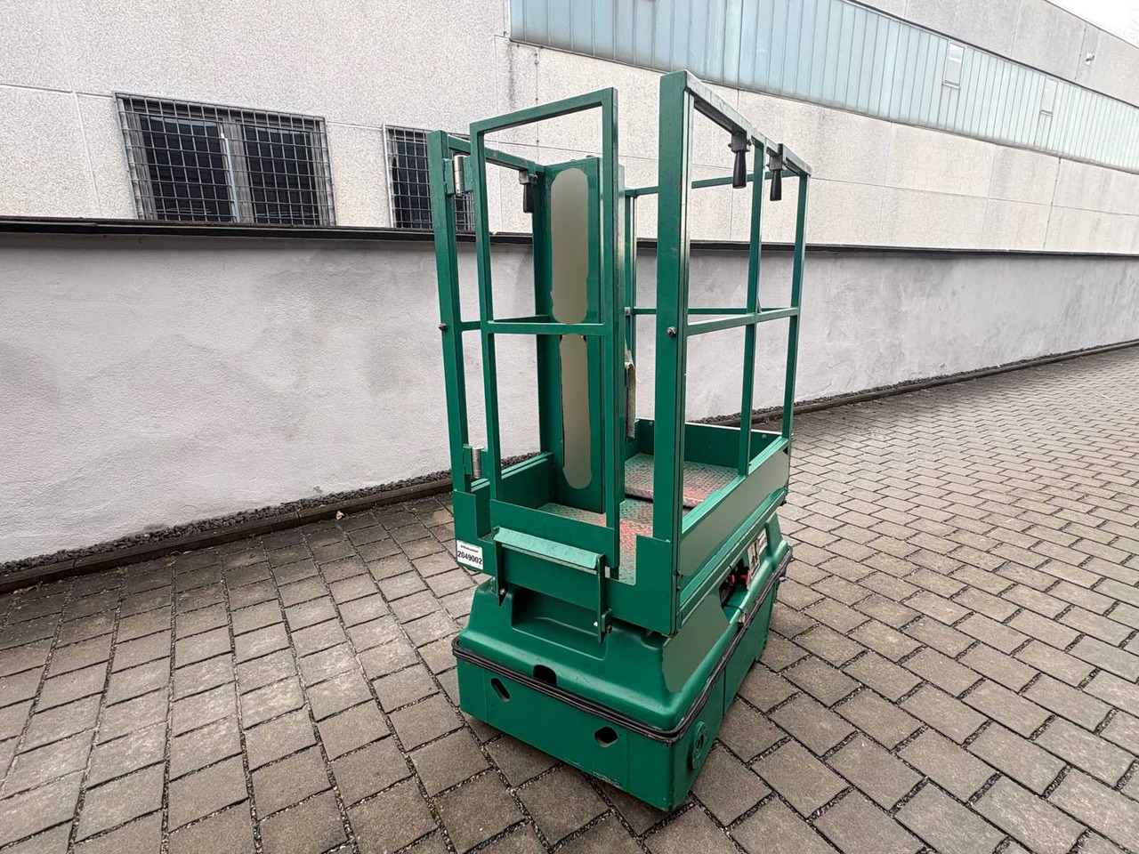 BRAVIISOL LUI M. S.I - AERIAL WORK PLATFORM / MAST LIFT (2010) - منصات هيدروليكية متنقلة: صور 4 BRAVIISOL LUI M. S.I - AERIAL WORK PLATFORM / MAST LIFT (2010) - منصات هيدروليكية متنقلة: صور 4