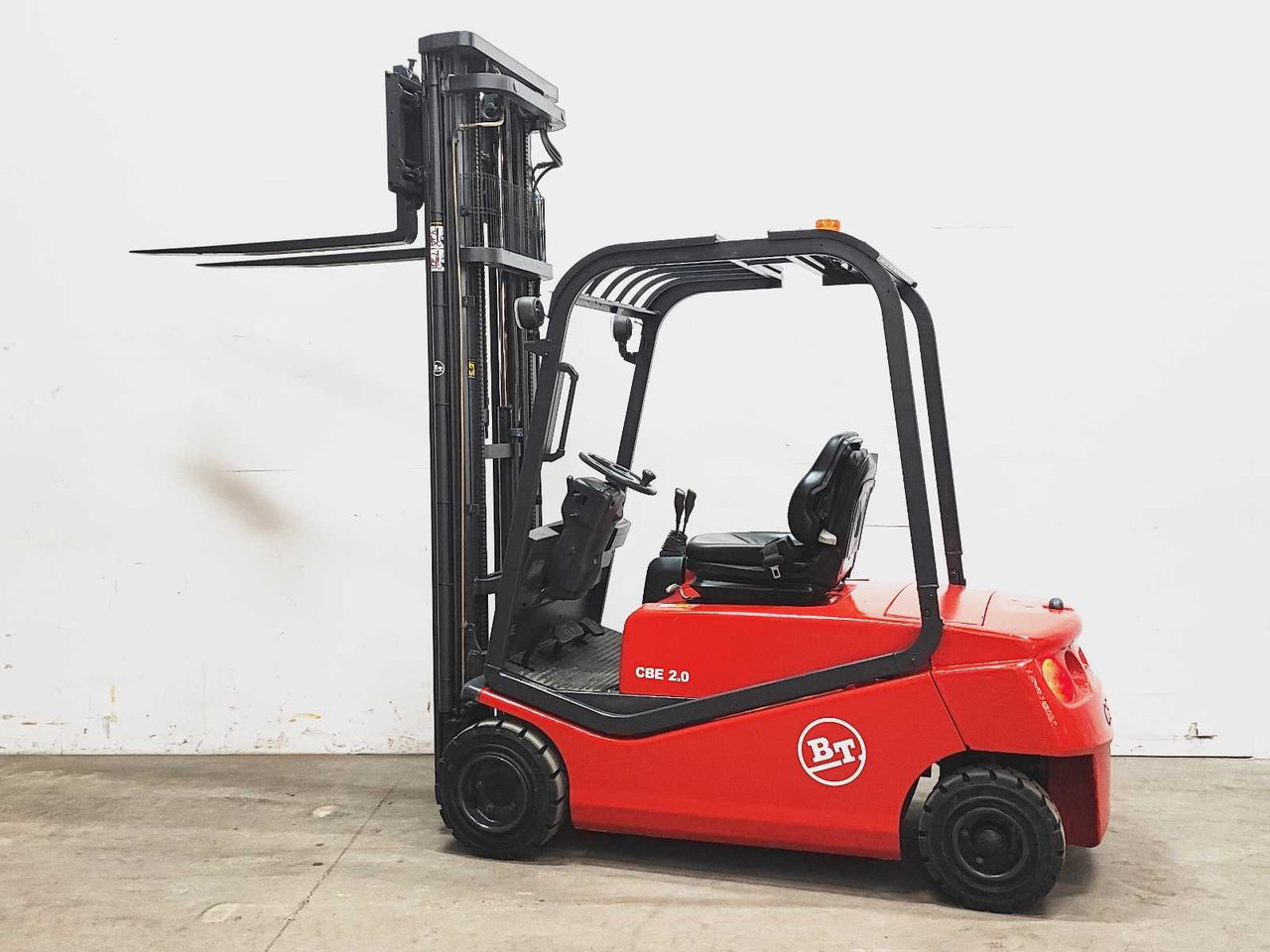 BT - 2002 - CBE 2.0F - FORKLIFT TRUCK - رافعة شوكية: صور 2 BT - 2002 - CBE 2.0F - FORKLIFT TRUCK - رافعة شوكية: صور 2