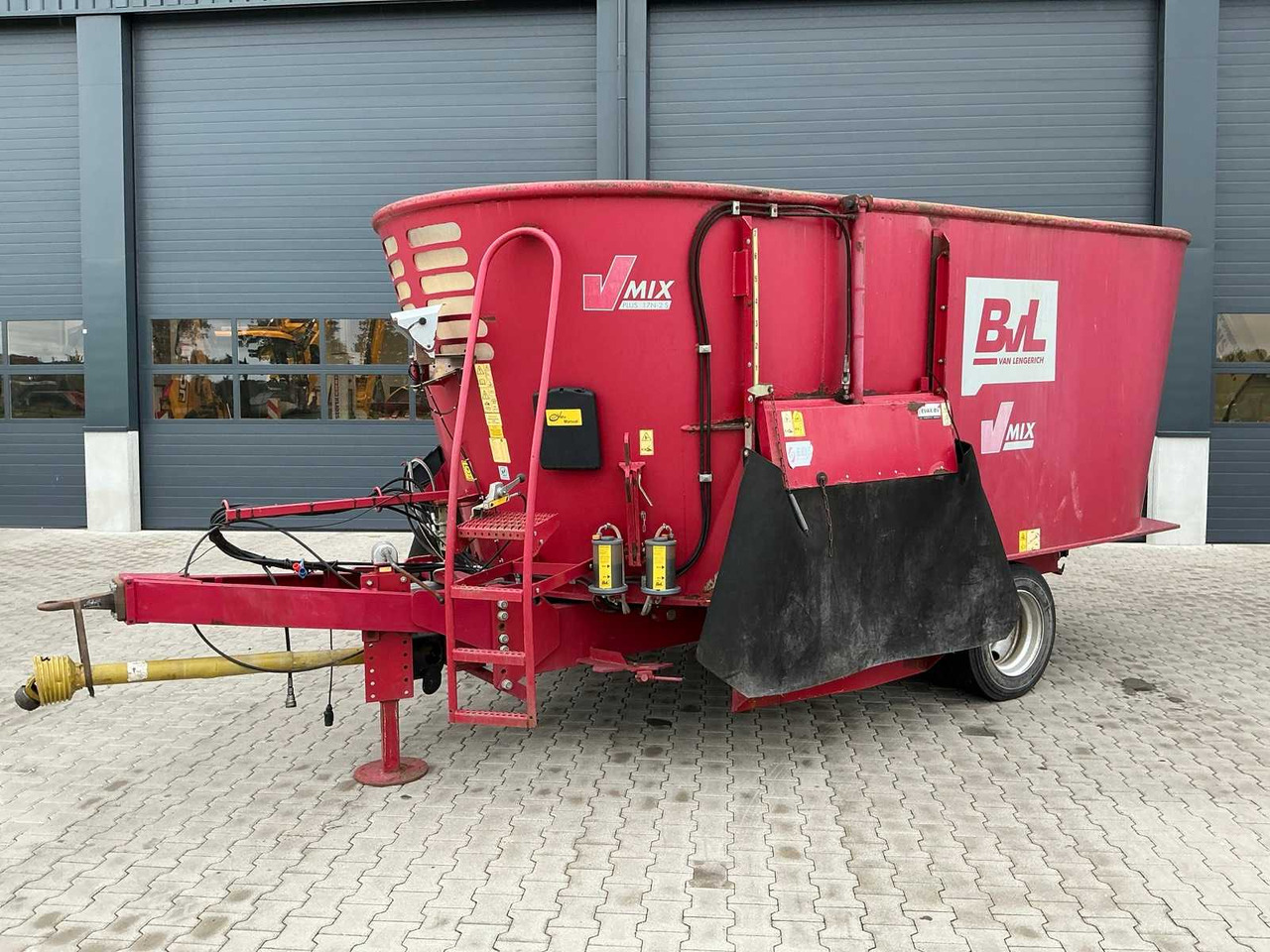 BVL V-MIX 17N2S - آلة خلط وتوزيع الأعلاف: صور 1 BVL V-MIX 17N2S - آلة خلط وتوزيع الأعلاف: صور 1