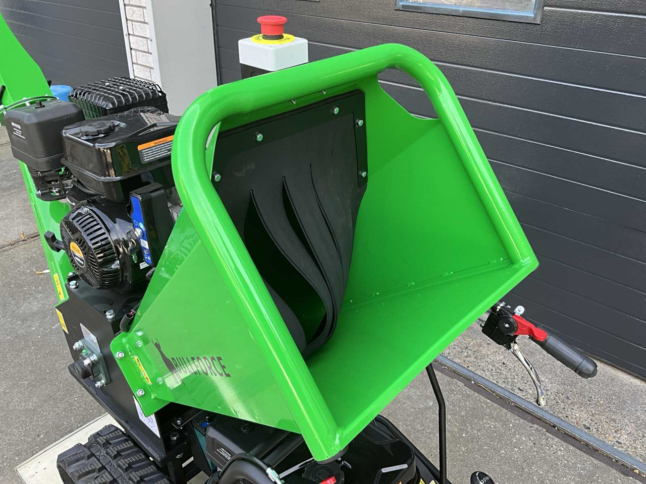 Bullforce TG1500 - ماكينة تقطيع الأغصان: صور 4 Bullforce TG1500 - ماكينة تقطيع الأغصان: صور 4