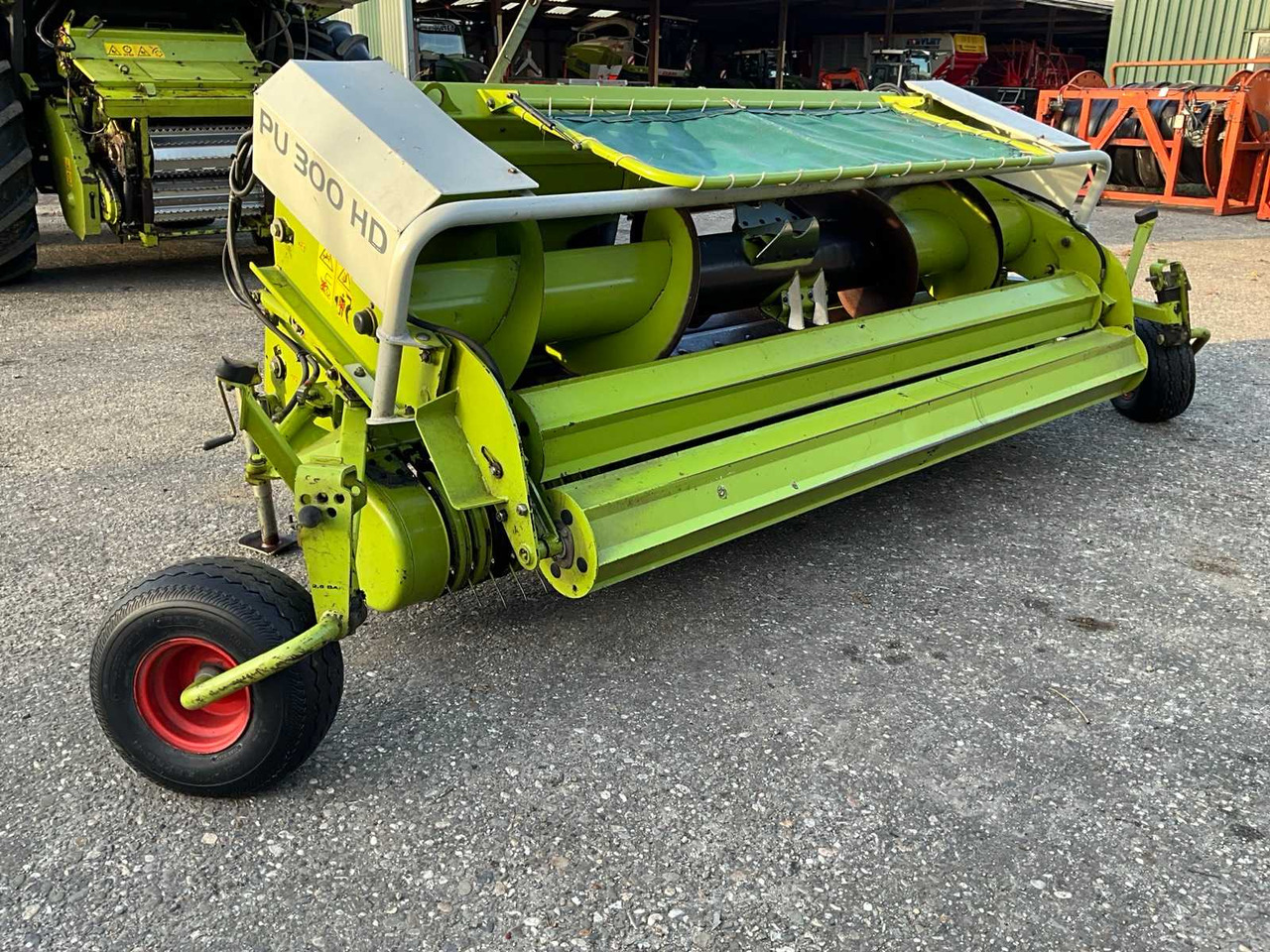 CLAAS PU 300 HD GRAS PICKUP - حصادة الأعلاف: صور 4 CLAAS PU 300 HD GRAS PICKUP - حصادة الأعلاف: صور 4