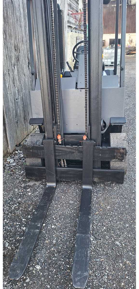 CLARK - DPM 20 SB - 1990 - FORKLIFT - رافعة شوكية: صور 4 CLARK - DPM 20 SB - 1990 - FORKLIFT - رافعة شوكية: صور 4