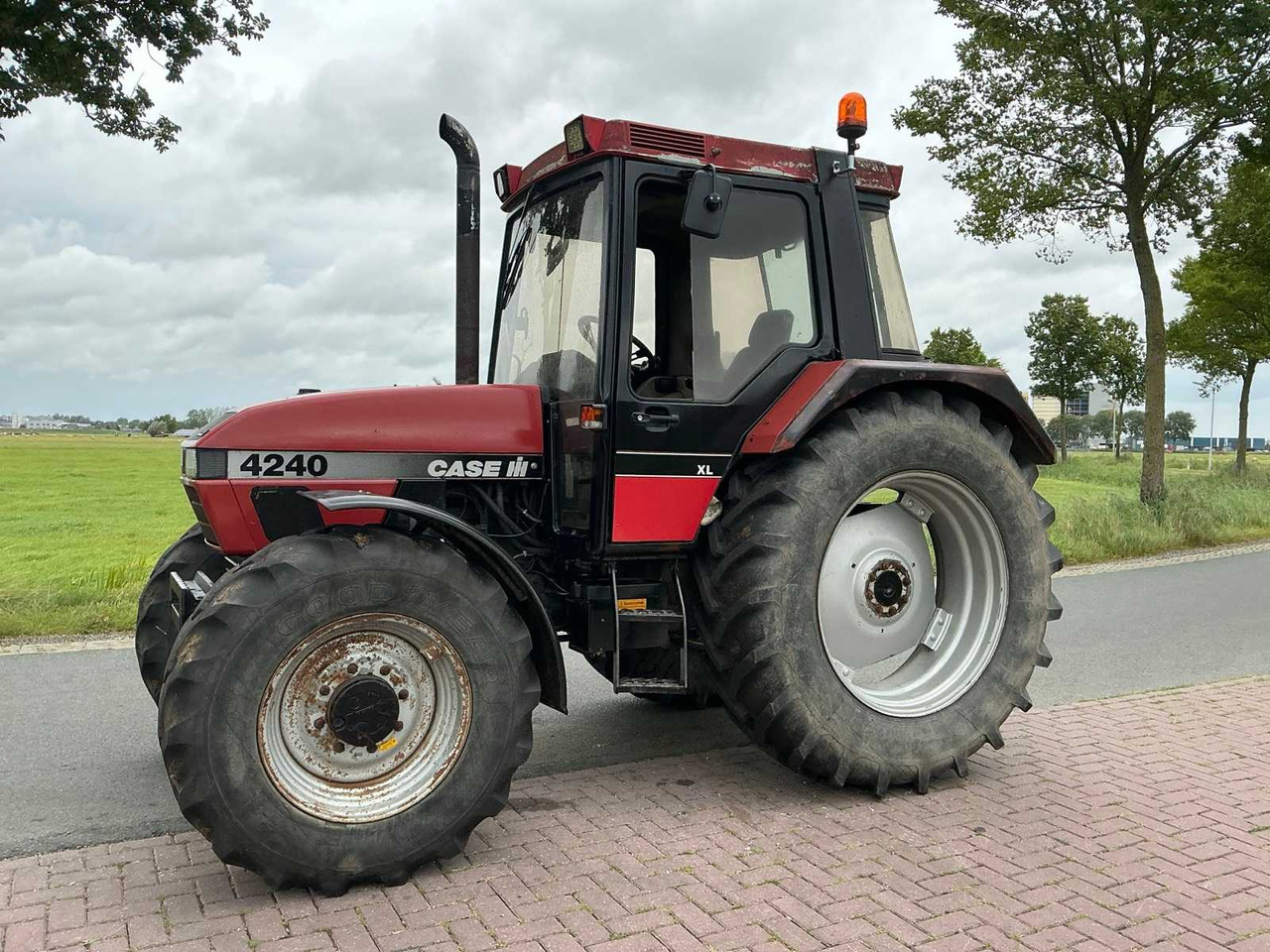 Case ih 4230 xl - جرار: صور 2 Case ih 4230 xl - جرار: صور 2