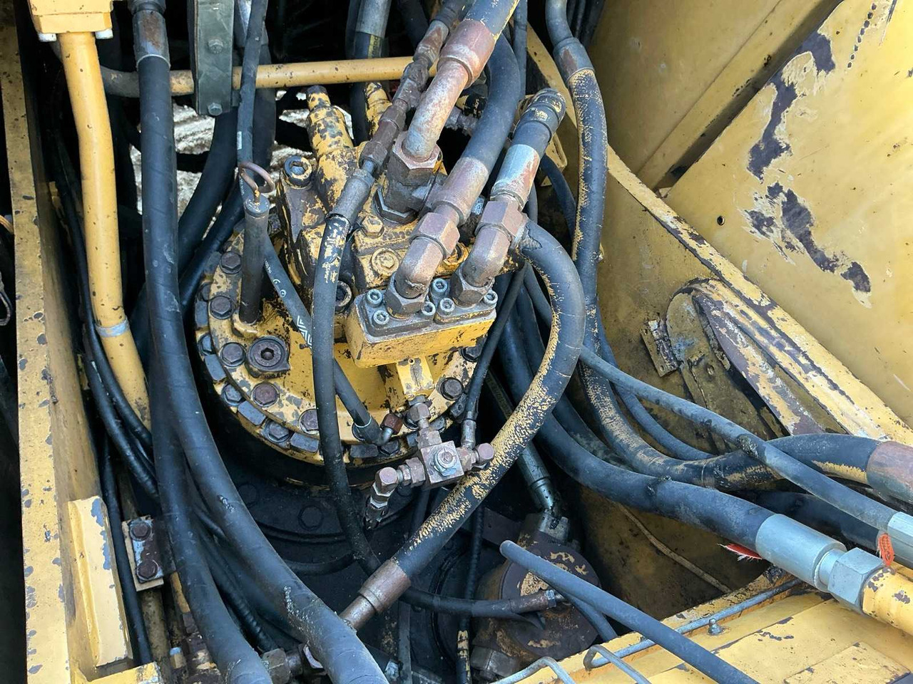 Caterpillar 320 L - حفارات زحافة: صور 2 Caterpillar 320 L - حفارات زحافة: صور 2