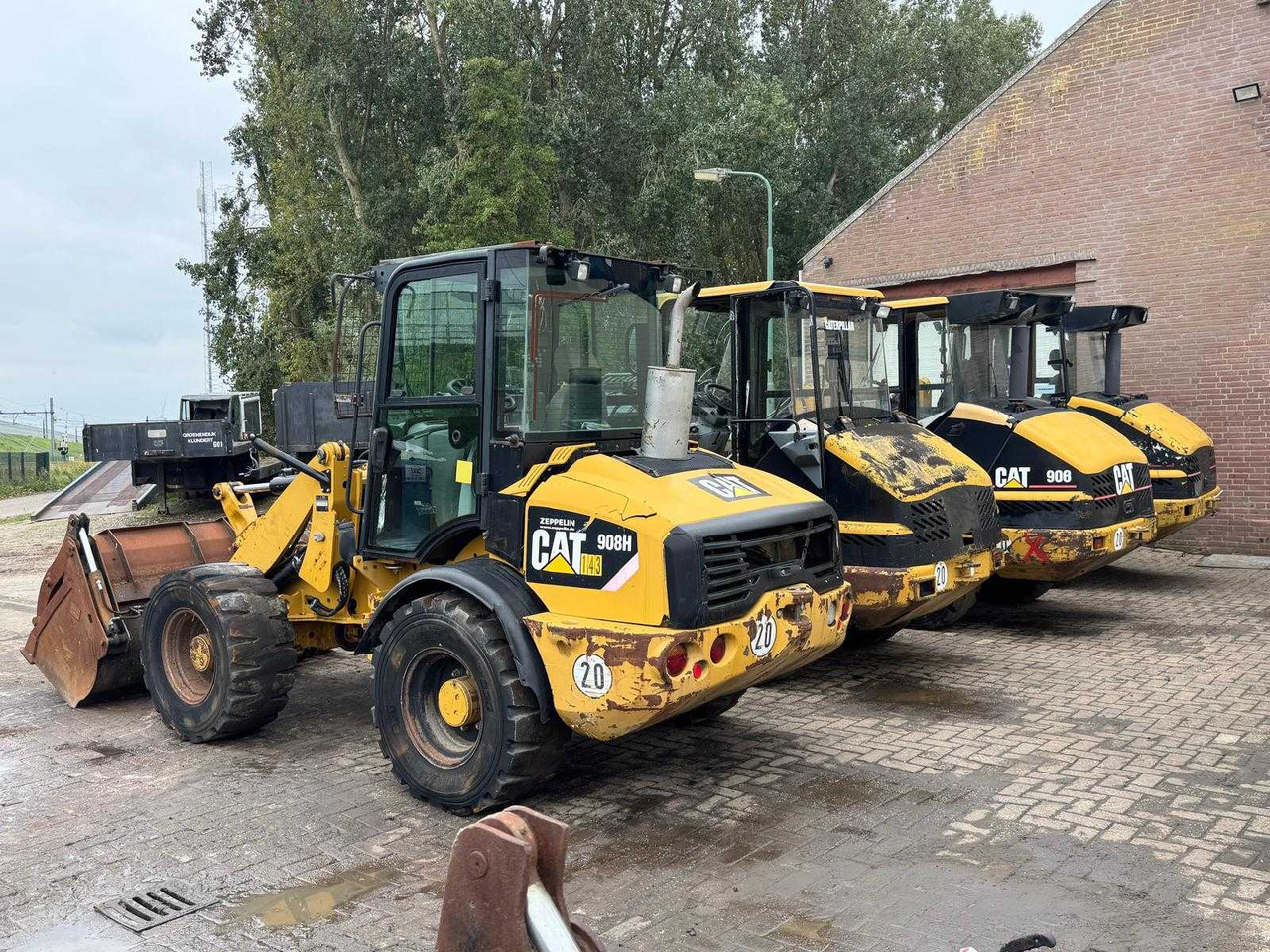 Caterpillar 908 908 908H 906 wegens contractbreuk - اللودر بعجل: صور 4 Caterpillar 908 908 908H 906 wegens contractbreuk - اللودر بعجل: صور 4