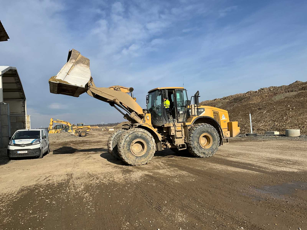 Caterpillar CAT 972H - شيول صغير: صور 1 Caterpillar CAT 972H - شيول صغير: صور 1