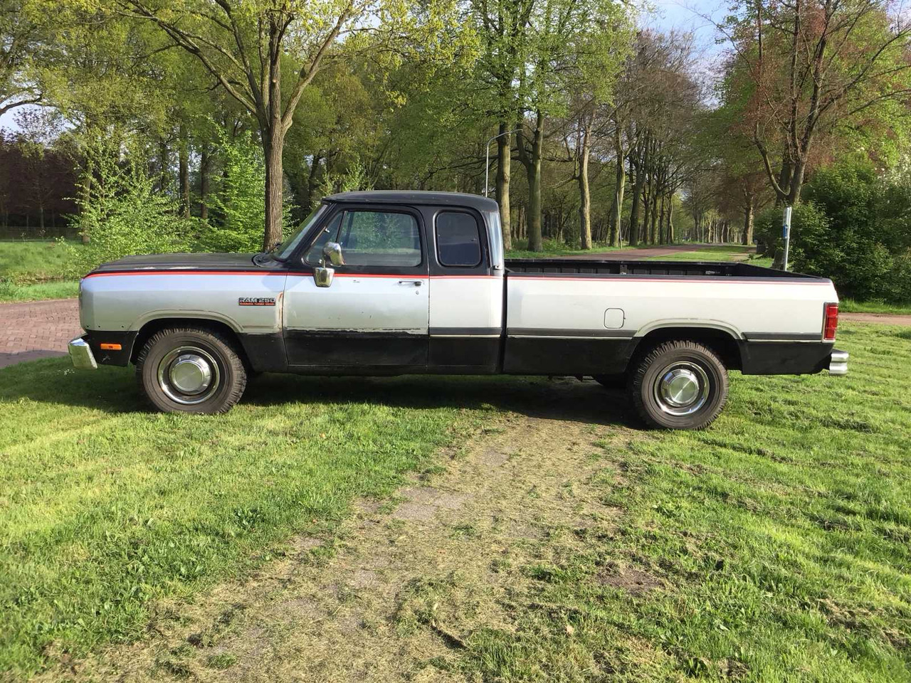 DODGE - 1992 - RAM 250 - TRUCK - شاحنة: صور 3 DODGE - 1992 - RAM 250 - TRUCK - شاحنة: صور 3