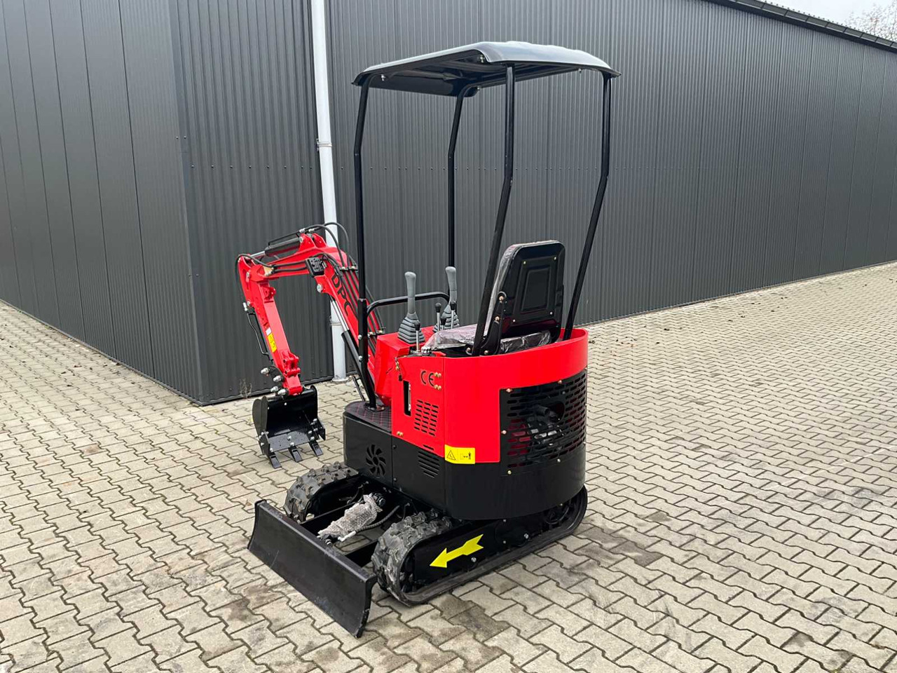 DPC HT10H MINI EXCAVATOR - حفارة مصغرة: صور 5 DPC HT10H MINI EXCAVATOR - حفارة مصغرة: صور 5