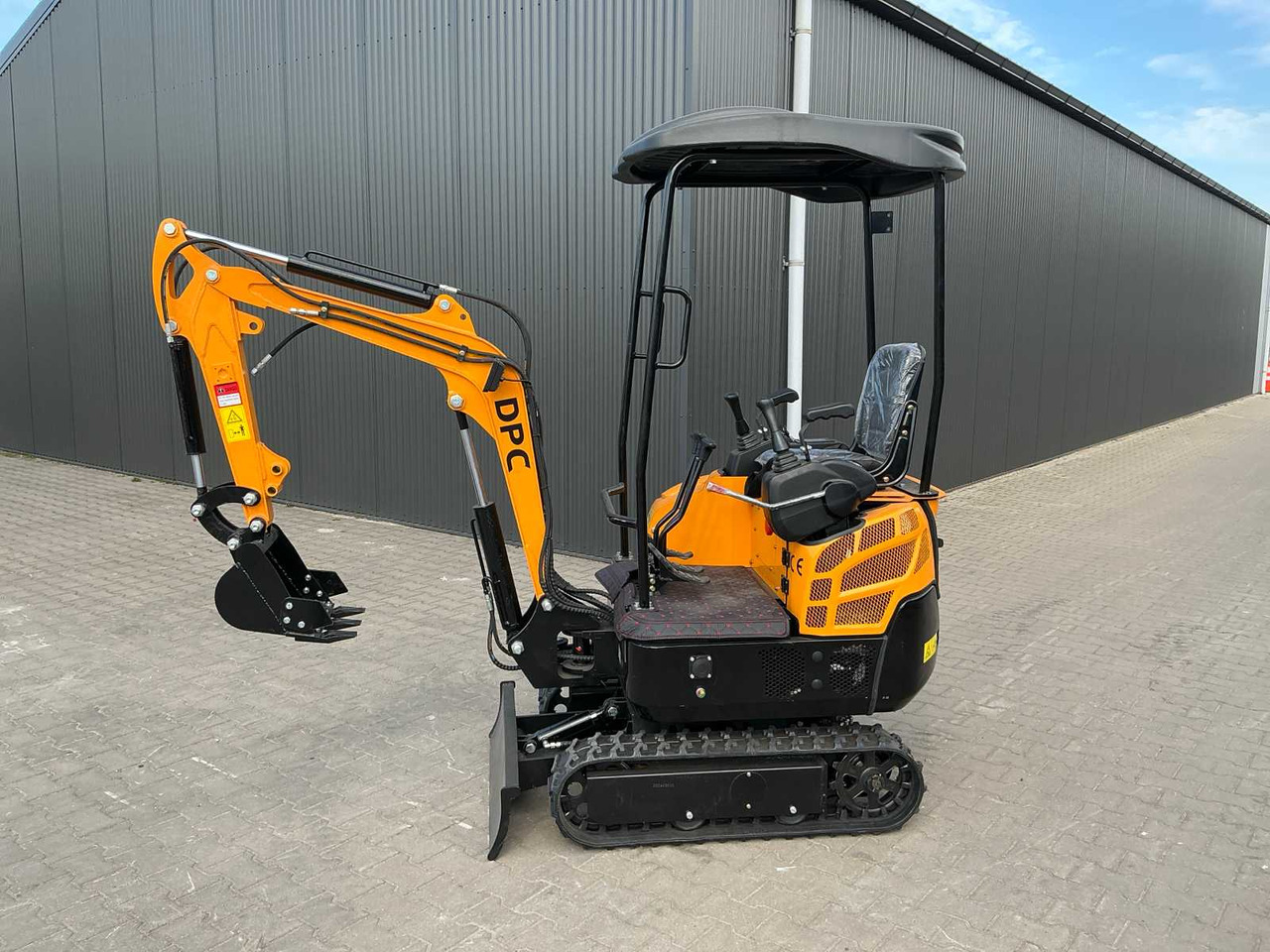 DPC HT15L-E ELECTRIC MINI EXCAVATOR (BATTERY PACK INCLUDED) - حفارة مصغرة: صور 4 DPC HT15L-E ELECTRIC MINI EXCAVATOR (BATTERY PACK INCLUDED) - حفارة مصغرة: صور 4