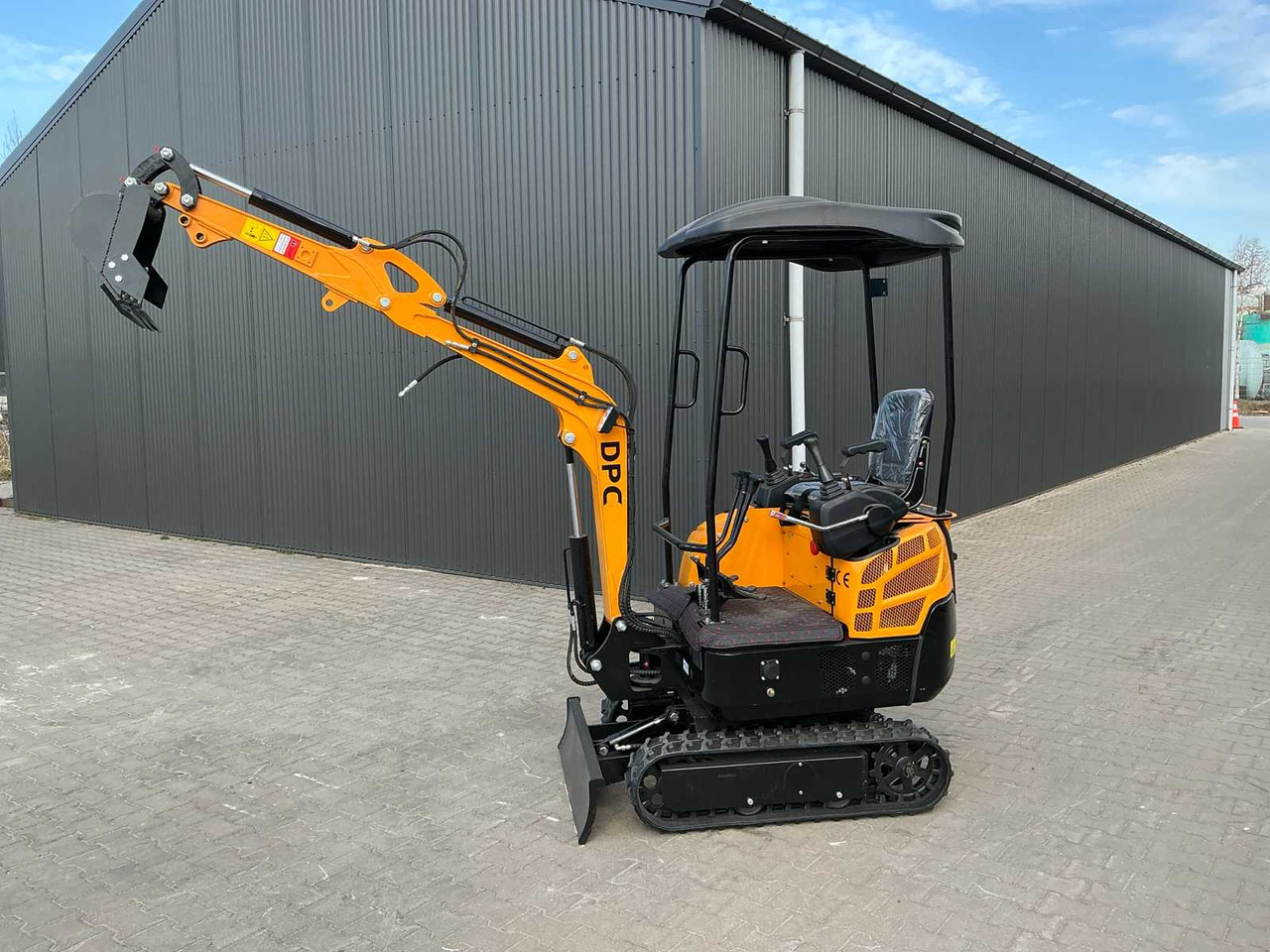 DPC HT15L-E ELECTRIC MINI EXCAVATOR (BATTERY PACK INCLUDED) - حفارة مصغرة: صور 5 DPC HT15L-E ELECTRIC MINI EXCAVATOR (BATTERY PACK INCLUDED) - حفارة مصغرة: صور 5