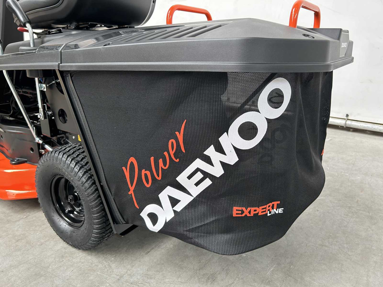 Daewoo DAXRM224 - جزازة المروج: صور 5 Daewoo DAXRM224 - جزازة المروج: صور 5