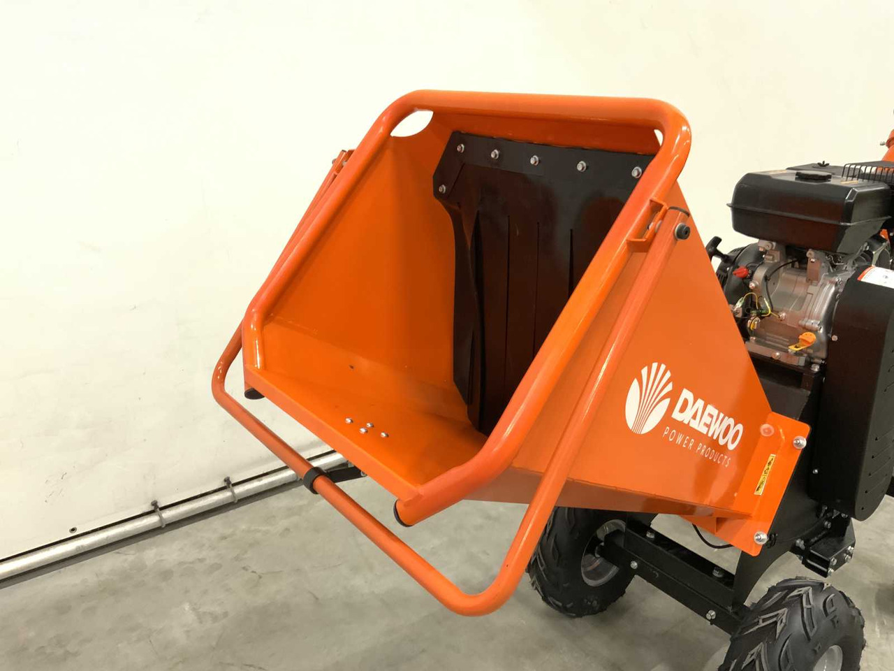 Daewoo DWFKCC350PRO - ماكينة تقطيع الأغصان: صور 5 Daewoo DWFKCC350PRO - ماكينة تقطيع الأغصان: صور 5