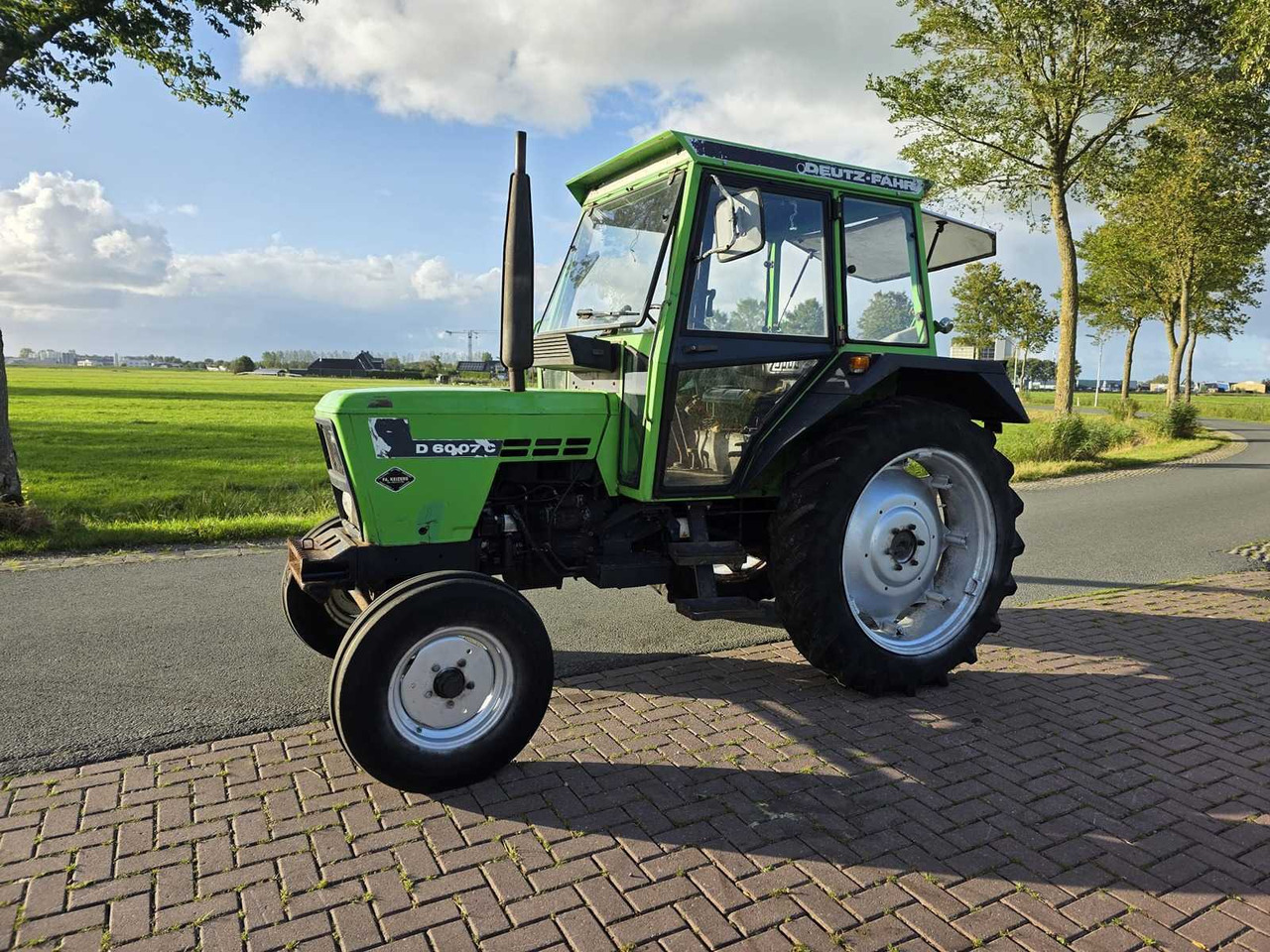Deutz D 6007C - جرار: صور 1 Deutz D 6007C - جرار: صور 1