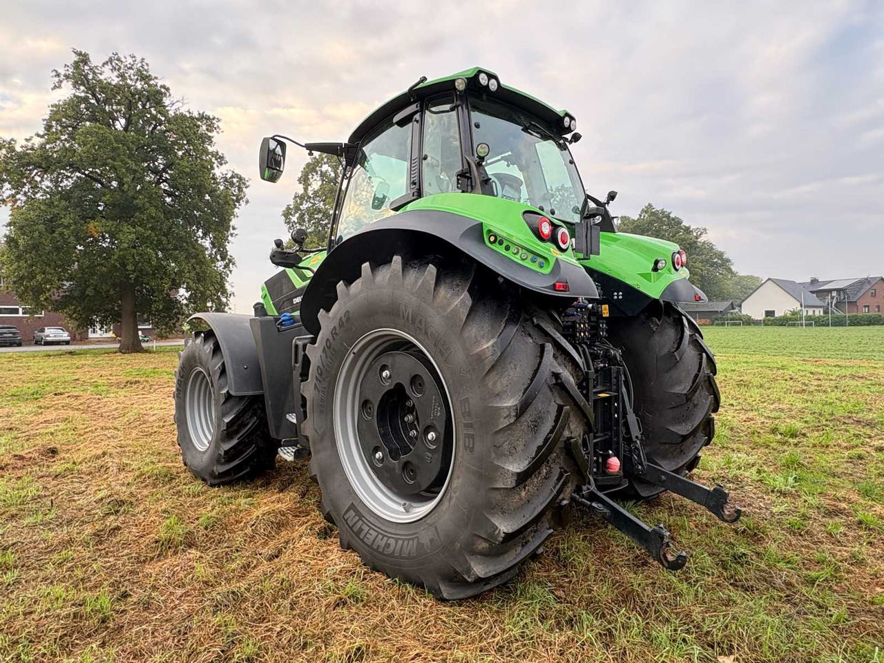 Deutz-Fahr 8280 TTV - جرار: صور 2 Deutz-Fahr 8280 TTV - جرار: صور 2