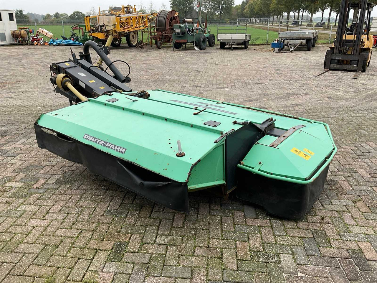 Deutz-Fahr KM 5.29 - التقطيع جزازة/ ماكينات قطع الحشائش: صور 4 Deutz-Fahr KM 5.29 - التقطيع جزازة/ ماكينات قطع الحشائش: صور 4