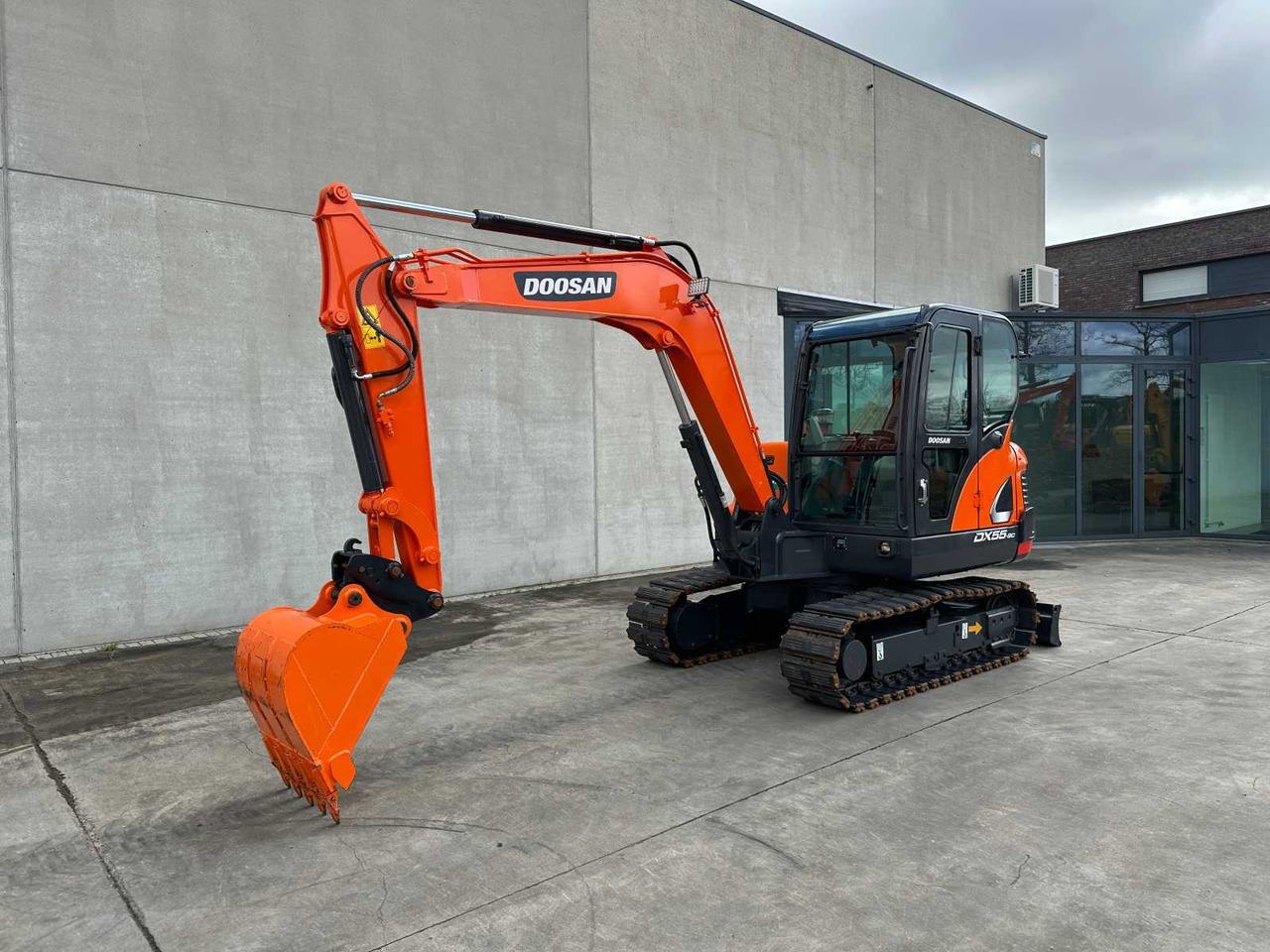 Doosan DX55-9C - حفارات زحافة: صور 1 Doosan DX55-9C - حفارات زحافة: صور 1