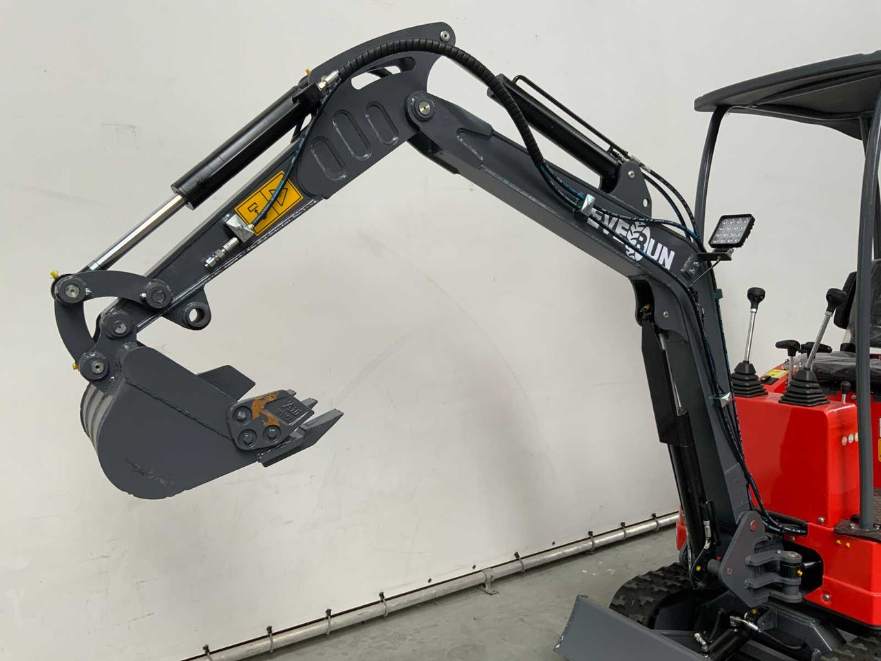 EVERUN - 2025 - ERE10PRO - MINI EXCAVATOR - حفارة مصغرة: صور 3 EVERUN - 2025 - ERE10PRO - MINI EXCAVATOR - حفارة مصغرة: صور 3