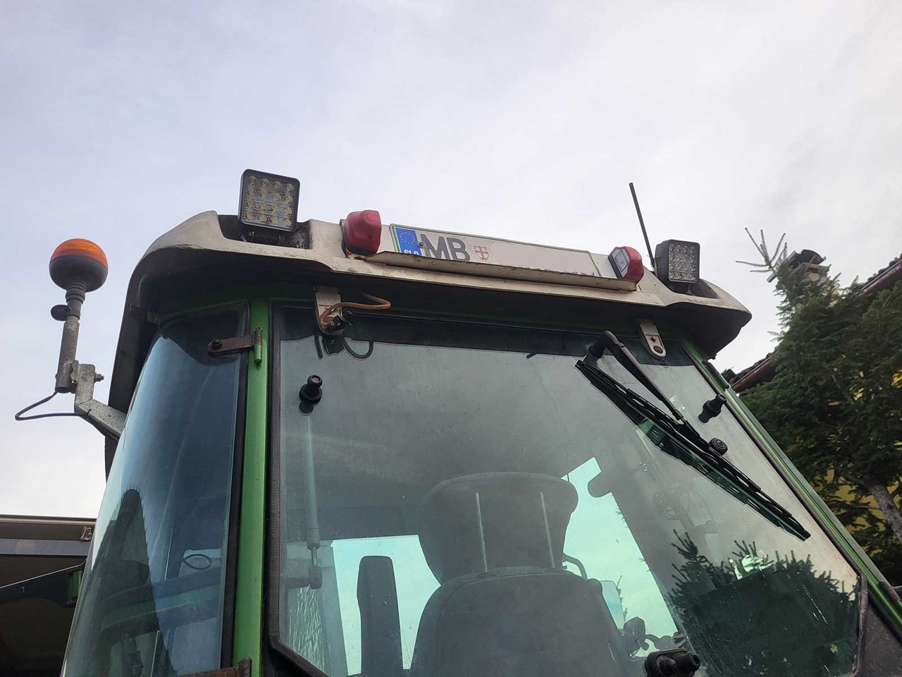 جرار FENDT - 920 FAVORIT VARIO - 4-WHEEL DRIVE TRACTOR - 2009: صور 11