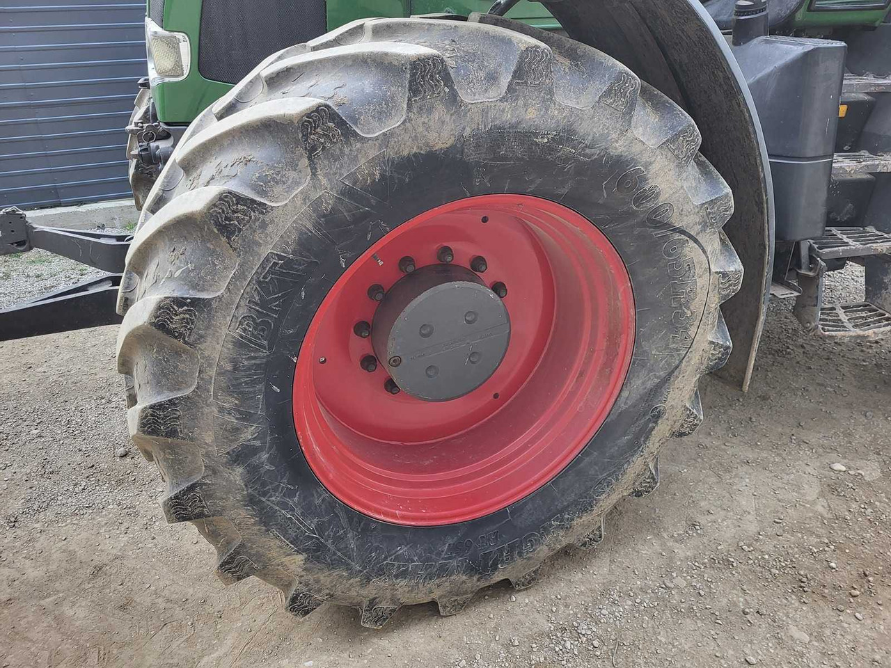 جرار FENDT - 920 FAVORIT VARIO - 4-WHEEL DRIVE TRACTOR - 2009: صور 15