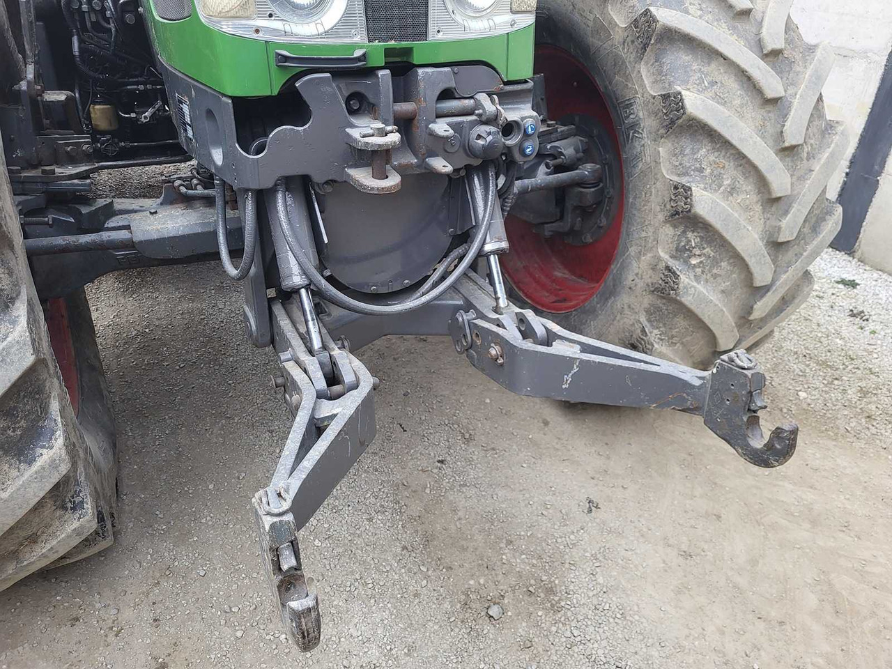 جرار FENDT - 920 FAVORIT VARIO - 4-WHEEL DRIVE TRACTOR - 2009: صور 13