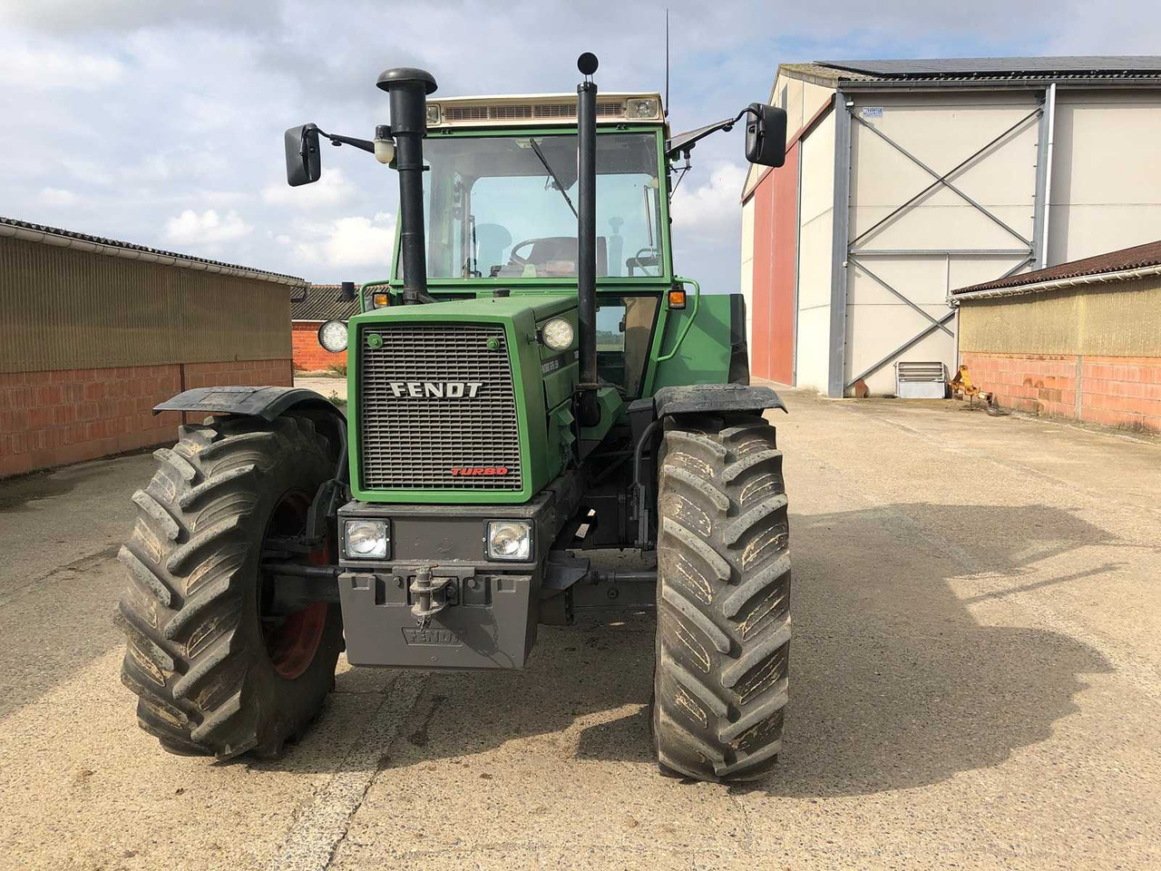 FENDT - FAVORIT 615 LSA TURBOMATIK E - 4WD AGRICULTURAL TRACTOR - 1985 - جرار: صور 4 FENDT - FAVORIT 615 LSA TURBOMATIK E - 4WD AGRICULTURAL TRACTOR - 1985 - جرار: صور 4