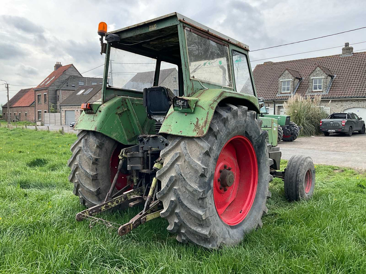 Fendt Favorit 611S FW 182 - جرار: صور 4 Fendt Favorit 611S FW 182 - جرار: صور 4