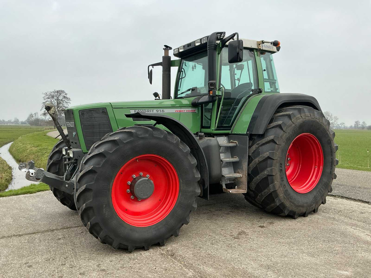 Fendt Favorit 916 - جرار: صور 3 Fendt Favorit 916 - جرار: صور 3