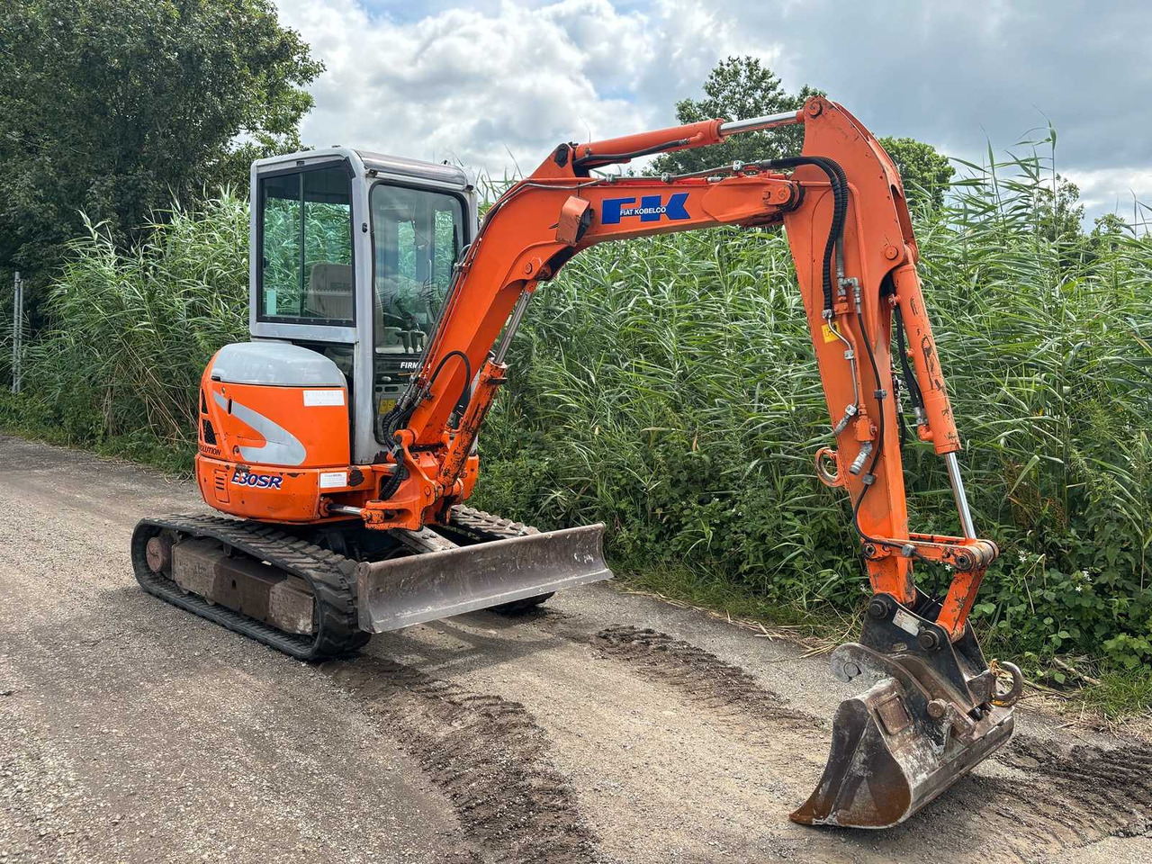 Fiat Kobelco E30SR - اللودر بعجل: صور 5 Fiat Kobelco E30SR - اللودر بعجل: صور 5