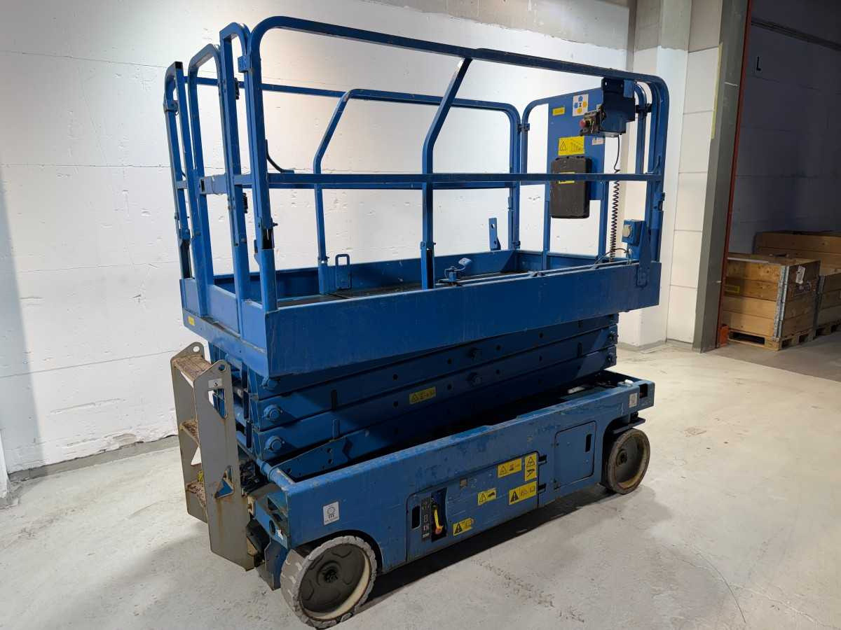 GENIE - 2006 - GS-2646 - AERIAL PLATFORM - منصات هيدروليكية متنقلة: صور 1 GENIE - 2006 - GS-2646 - AERIAL PLATFORM - منصات هيدروليكية متنقلة: صور 1
