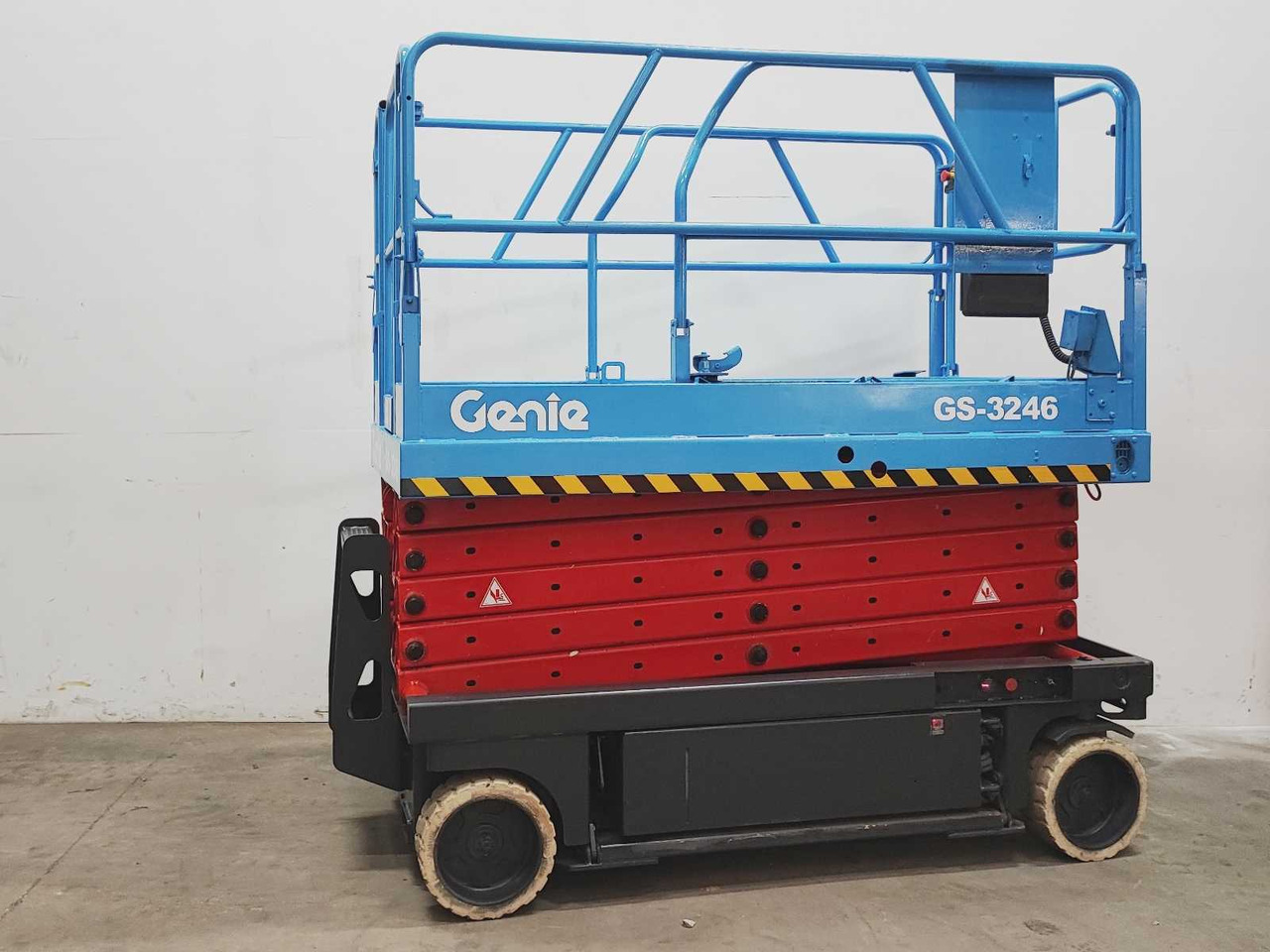 Genie GS-3246 - منصات هيدروليكية متنقلة: صور 3 Genie GS-3246 - منصات هيدروليكية متنقلة: صور 3