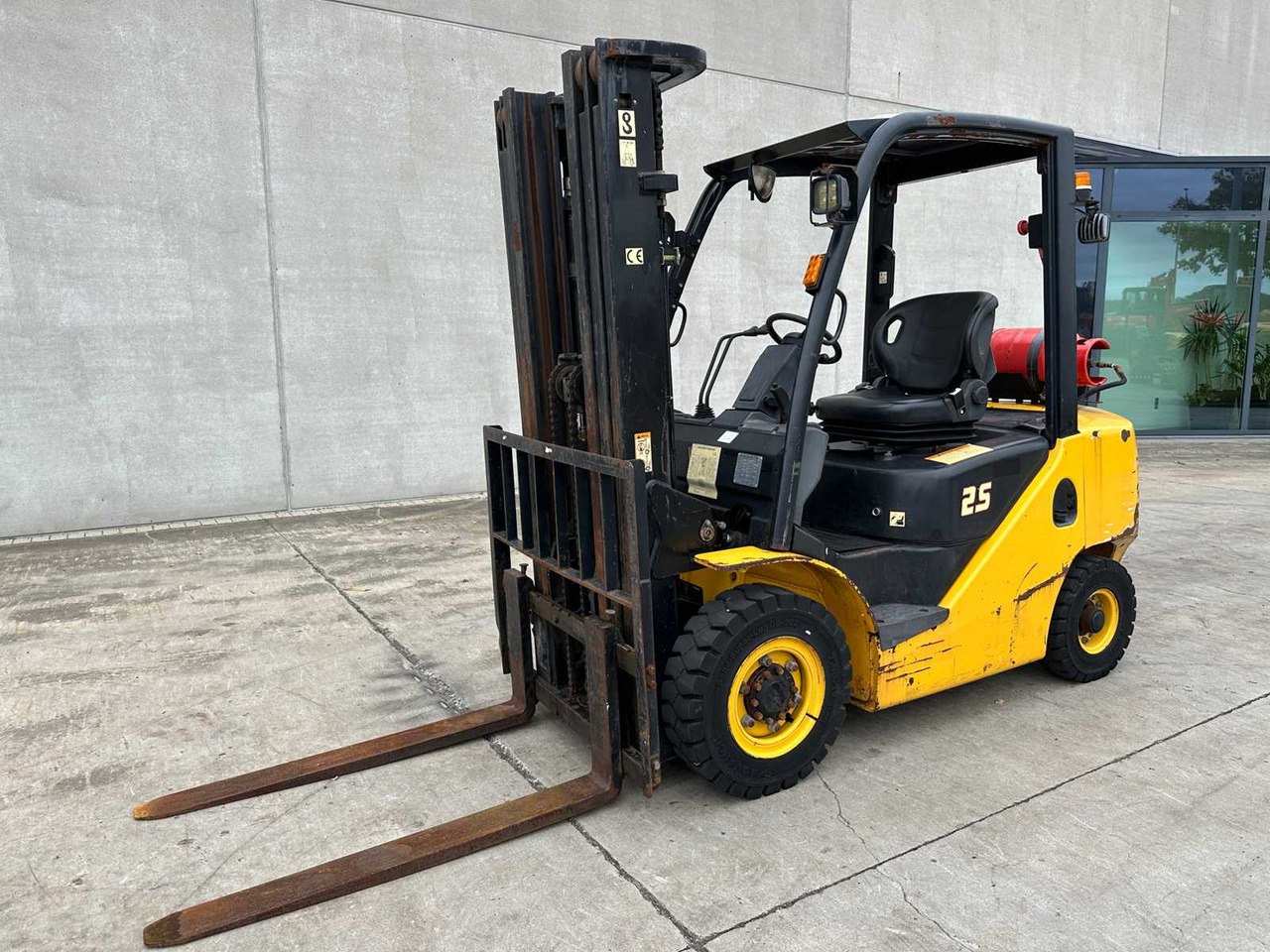 HANGCHA - 2014 - XW22B - FORKLIFT - رافعة شوكية: صور 1 HANGCHA - 2014 - XW22B - FORKLIFT - رافعة شوكية: صور 1