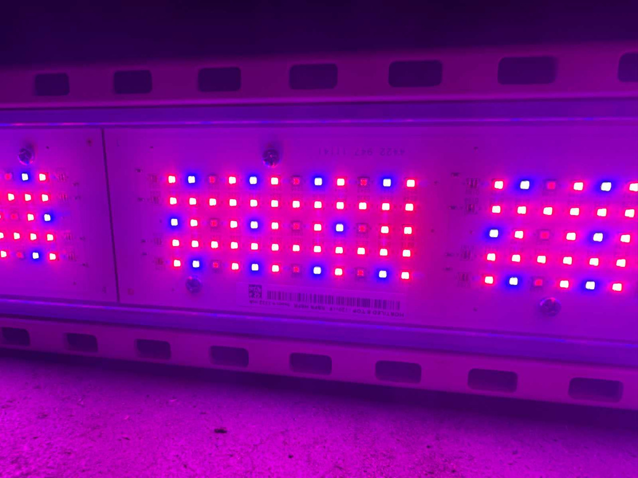 Hortilux HortiLed Top 120v19 - الآلات والماكينات الزراعية: صور 4 Hortilux HortiLed Top 120v19 - الآلات والماكينات الزراعية: صور 4