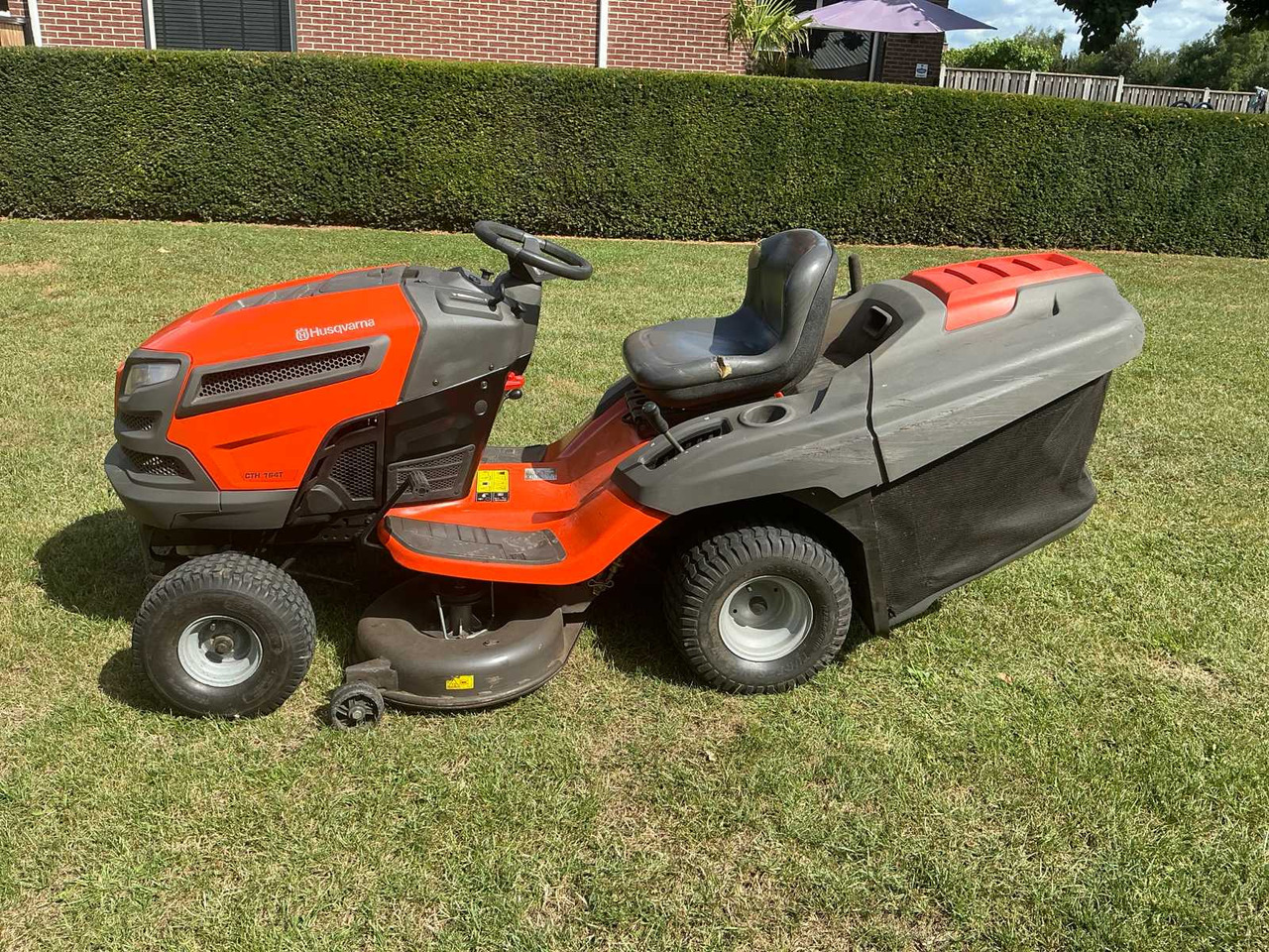 Husqvarna CTH164T - جزازة المروج: صور 2 Husqvarna CTH164T - جزازة المروج: صور 2