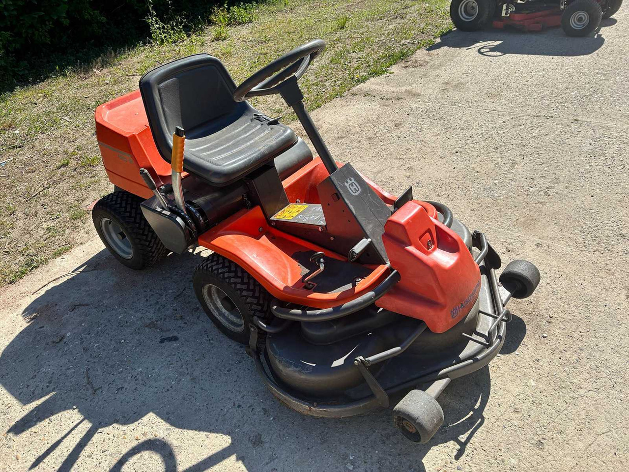 Husqvarna rider 16 - جزازة المروج: صور 1 Husqvarna rider 16 - جزازة المروج: صور 1