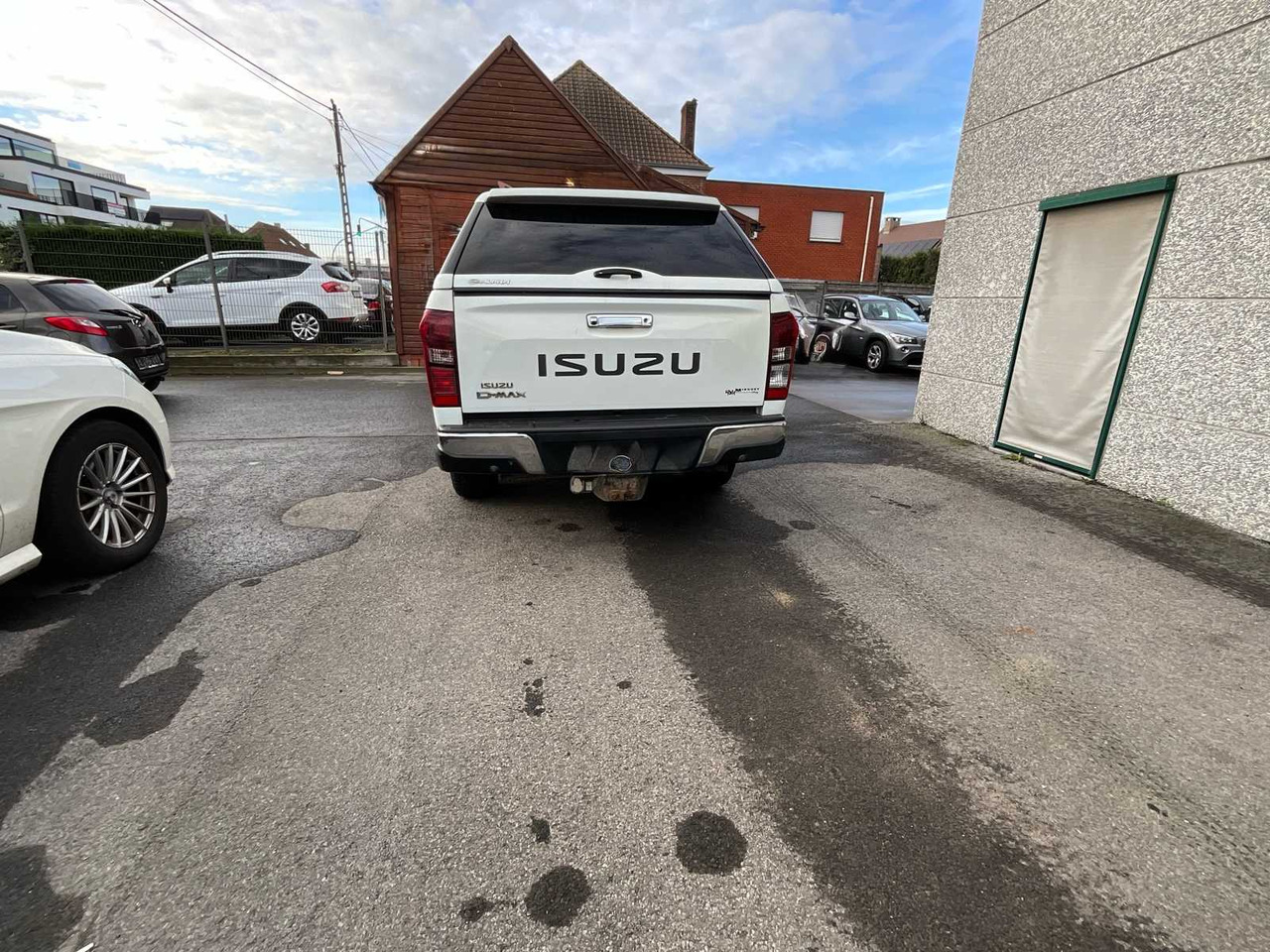 ISUZU D-MAX COMMERCIAL VEHICLE - الشاحنات الصغيرة: صور 4 ISUZU D-MAX COMMERCIAL VEHICLE - الشاحنات الصغيرة: صور 4