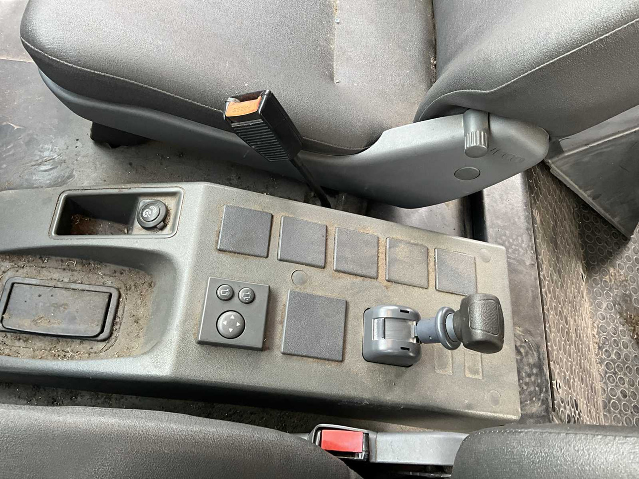 شاحنة IVECO EUROCARGO - 2008: صور 14 شاحنة IVECO EUROCARGO - 2008: صور 14