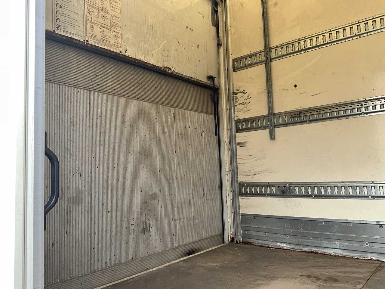 شاحنة IVECO EUROCARGO - 2008: صور 31 شاحنة IVECO EUROCARGO - 2008: صور 31