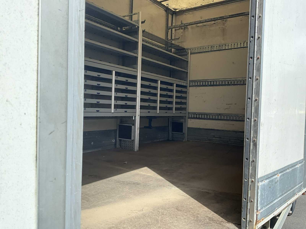 شاحنة IVECO EUROCARGO - 2008: صور 32 شاحنة IVECO EUROCARGO - 2008: صور 32