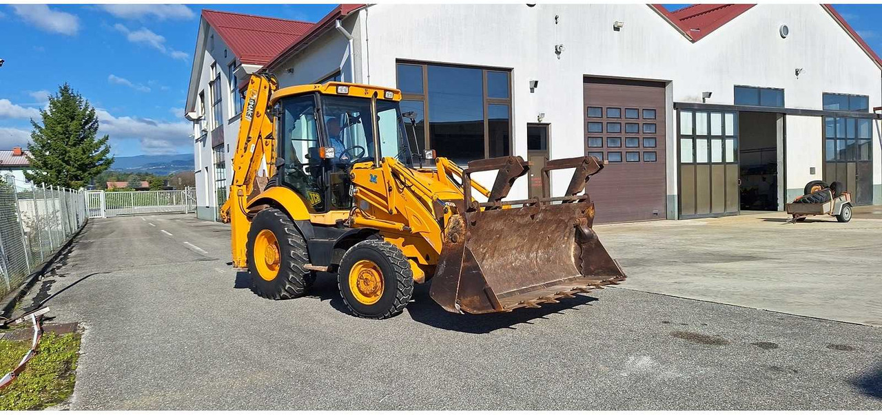 JCB - 3CX - BACKHOE LOADER - 2004 - حفار متعدد الاستخدام: صور 5 JCB - 3CX - BACKHOE LOADER - 2004 - حفار متعدد الاستخدام: صور 5