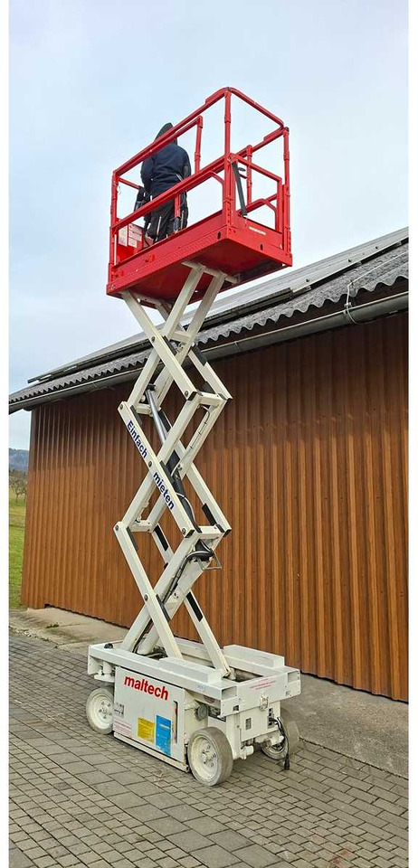 JLG - 1532 - E3 - 2001 - SCISSOR LIFT - منصات هيدروليكية متنقلة: صور 3 JLG - 1532 - E3 - 2001 - SCISSOR LIFT - منصات هيدروليكية متنقلة: صور 3