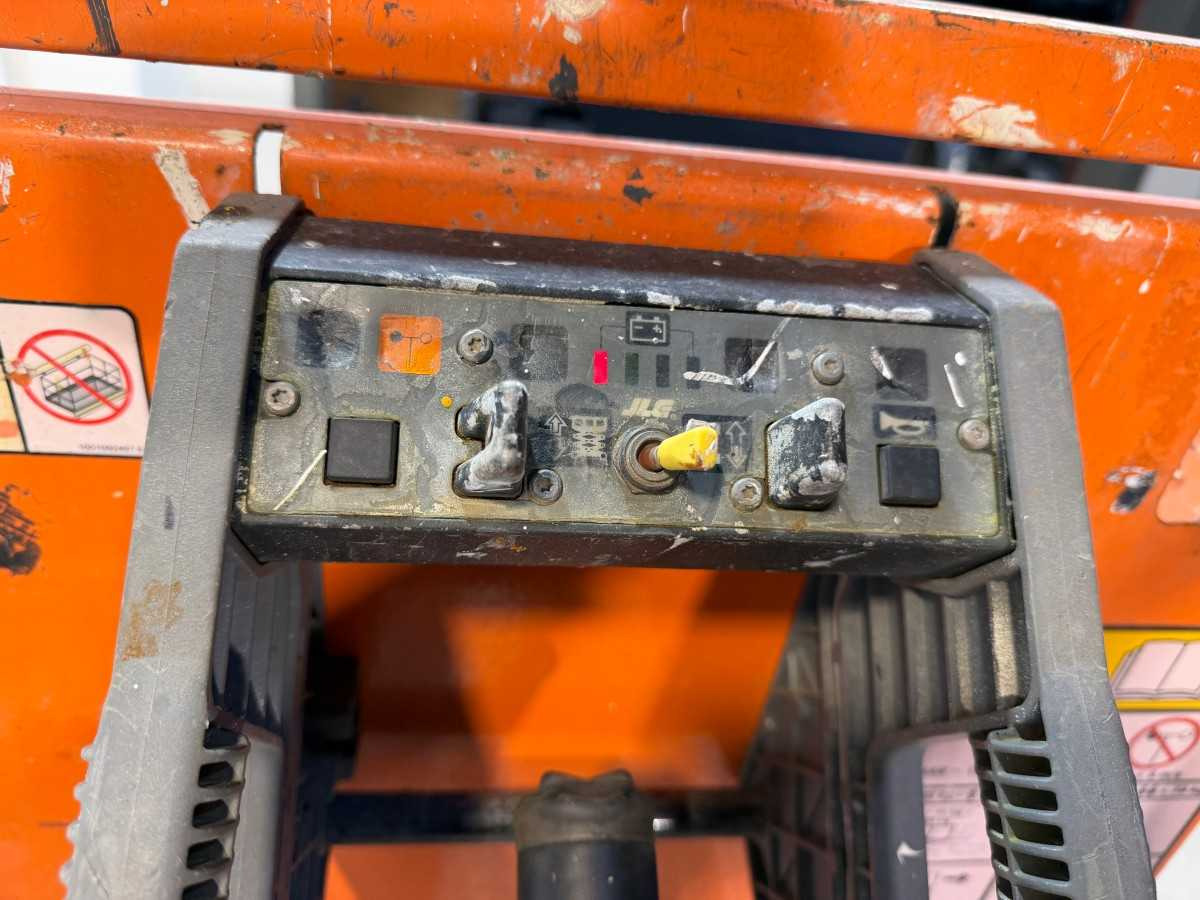 منصات هيدروليكية متنقلة JLG - 2013 - 1930ES - AERIAL PLATFORM: صور 16 منصات هيدروليكية متنقلة JLG - 2013 - 1930ES - AERIAL PLATFORM: صور 16