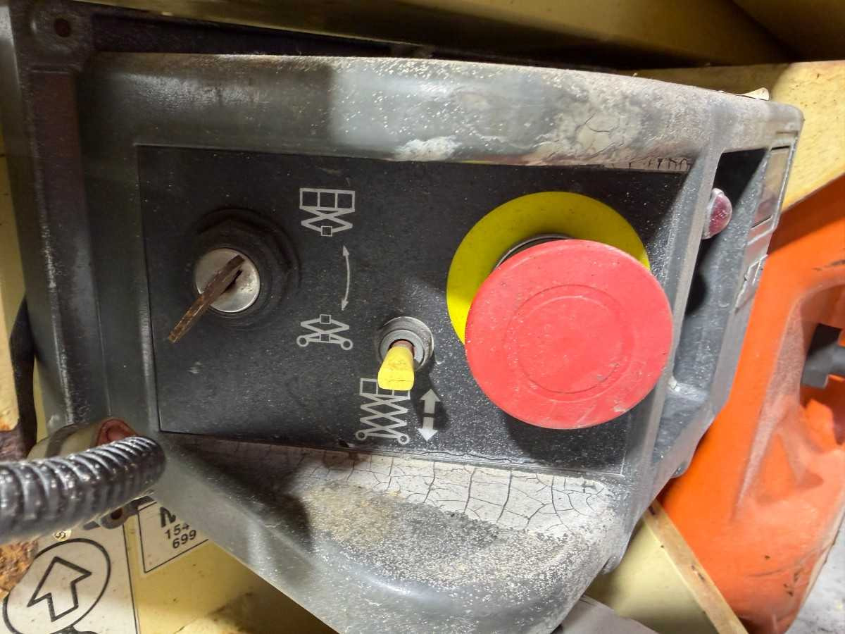 منصات هيدروليكية متنقلة JLG - 2013 - 1930ES - AERIAL PLATFORM: صور 10 منصات هيدروليكية متنقلة JLG - 2013 - 1930ES - AERIAL PLATFORM: صور 10