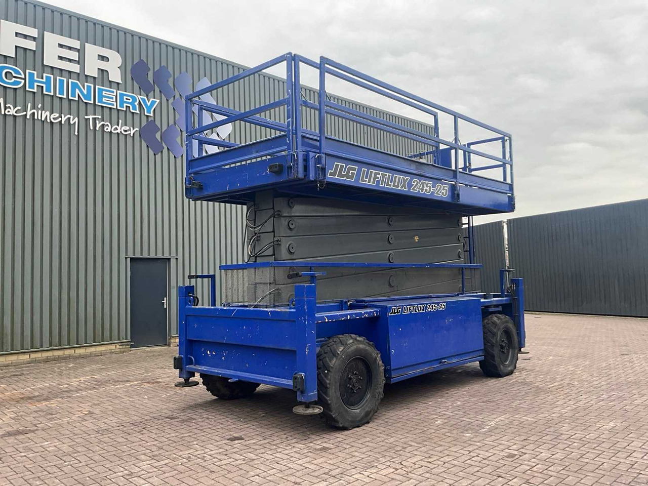 JLG LiftLux 245-25 D4WDS/P - منصات هيدروليكية متنقلة: صور 1 JLG LiftLux 245-25 D4WDS/P - منصات هيدروليكية متنقلة: صور 1