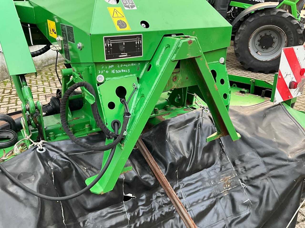John Deere 131 - التقطيع جزازة/ ماكينات قطع الحشائش: صور 5 John Deere 131 - التقطيع جزازة/ ماكينات قطع الحشائش: صور 5