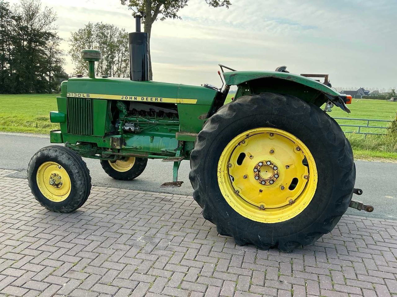John Deere 3130 - جرار: صور 4 John Deere 3130 - جرار: صور 4