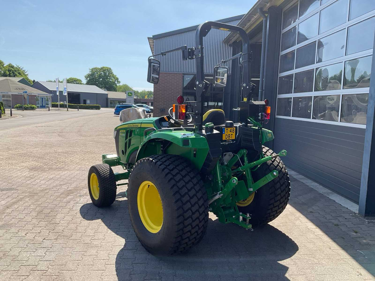 John Deere 4052M - جرار صغير: صور 5 John Deere 4052M - جرار صغير: صور 5