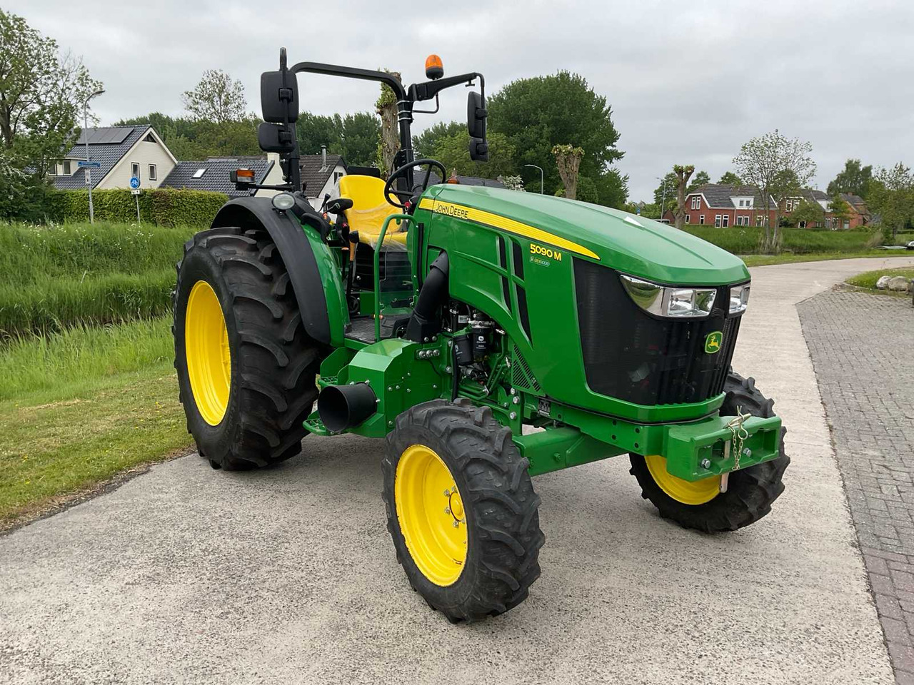 John Deere 5090M - جرار: صور 4 John Deere 5090M - جرار: صور 4