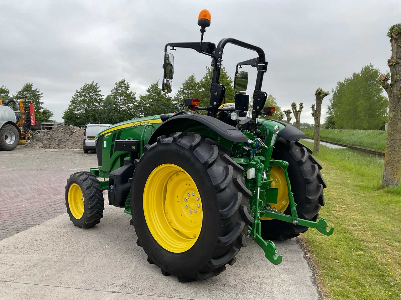John Deere 5090M - جرار: صور 2 John Deere 5090M - جرار: صور 2