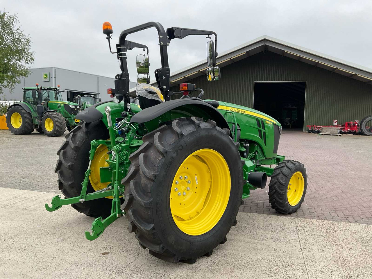 John Deere 5090M - جرار: صور 3 John Deere 5090M - جرار: صور 3